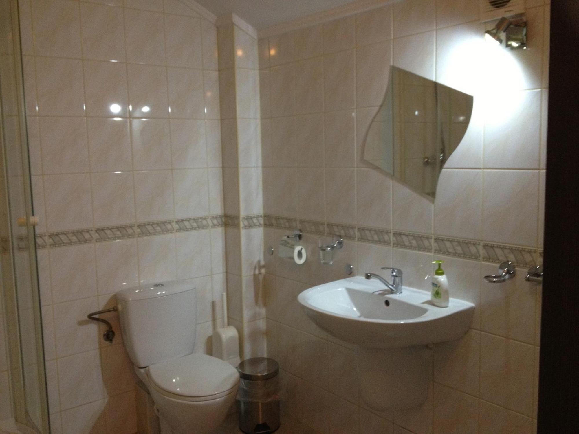 Laura Bed & Breakfast Belchatow Phòng bức ảnh
