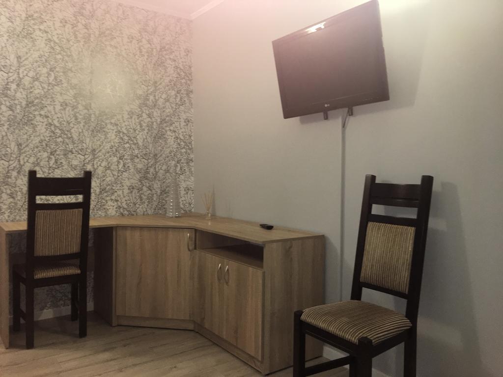 Laura Bed & Breakfast Belchatow Ngoại thất bức ảnh