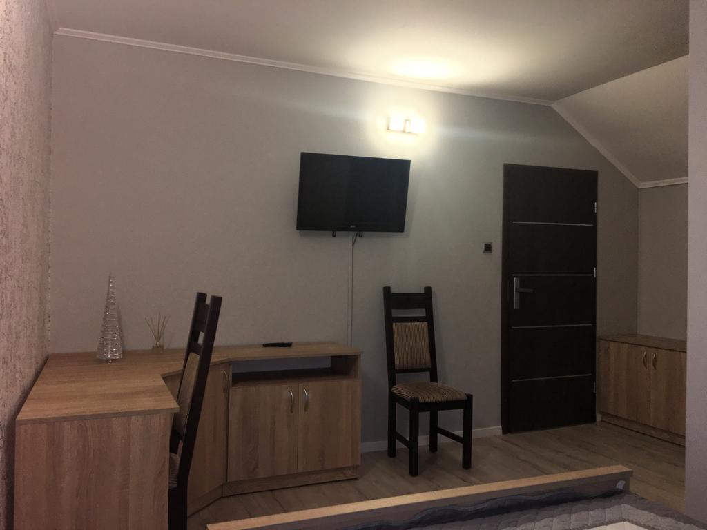 Laura Bed & Breakfast Belchatow Ngoại thất bức ảnh